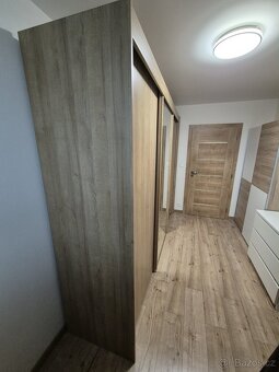 Šatňí skříň 280 cm - 2