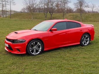 Dodge charger 5.7hemi 276kw rok výroby 2020 - 2