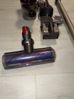 Dyson V8 MotorHead - tyčový vysavač - 2