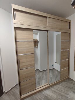šatní skříň s nástavcem - 2