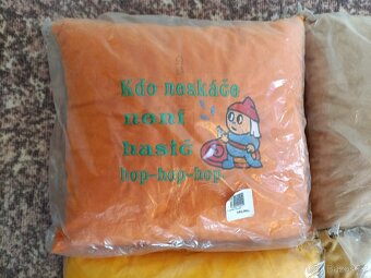 Polštář s výšivkou nový - 2