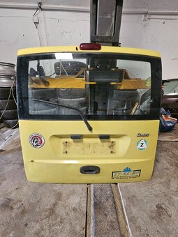 Fiat Doblo 2006 přední blatníky - 2