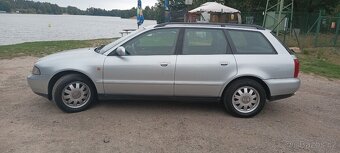 Audi A4 1.8i - 2