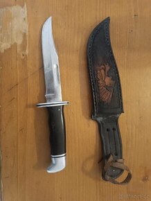 Nůž Buck USA s koženým pouzdrem - 2