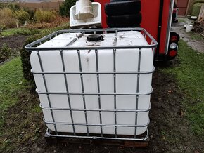 IBC Kontejner Nádrž Dešťovka na vodu aj.1000 litrů - 2