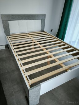 Postel 140x200 s roštem a matrací - 2