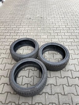 225/40/18 Zimáky Pirelli - 2
