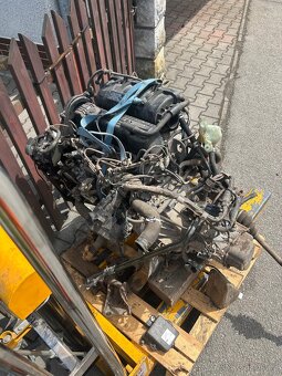Motor Mazda 323 bg - 2