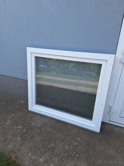 Prodám nové plastové okno 715x720 - 2