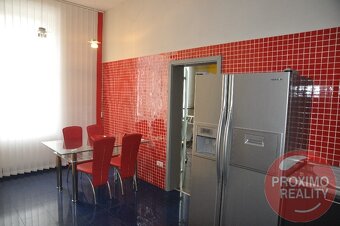 PRONÁJEM 3+1, o výměře 105 m2, v centru Jihlavy KRYTÝ BAZÉN - 2