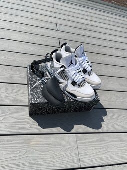 JORDAN 4 military black - 2