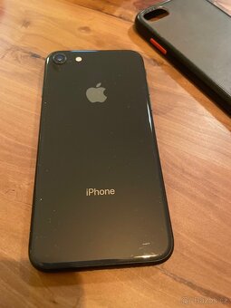 iPhone 8, 64 gb, černý - 2