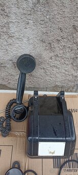 Starý telefon a příslušenství - 2