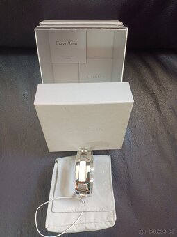 Dámské stříbrné hodinky Calvin Klein, krabička - 2