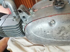 Jawa 50 pionýr motor - 2