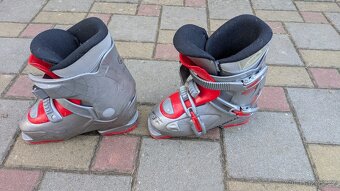Dětské lyže a lyžáky - 2