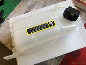 Alfa Romeo 156 2,5 V6 expanzní nádržka - 2