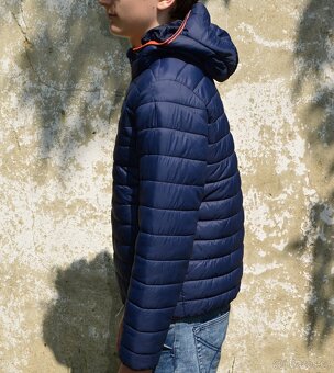 Chlapecká tmavomodrá prošívaná bunda vel. 158 - 2