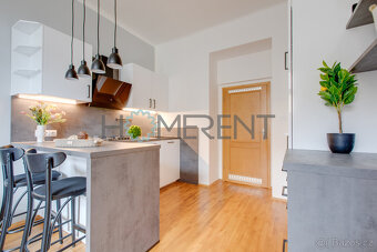 Prodej - krásný a světlý byt 2+kk (45 m²) po rekonstrukci, P - 2