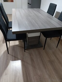 Jídelní stůl se 4 židlemi - 2