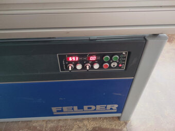 Formátovácí pila Felder - 2