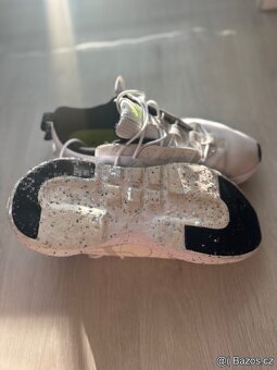 Nike - 2