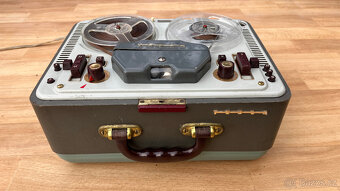 Kotoučový magnetofon TESLA Sonet - 2
