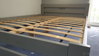 Postel z masivu 140x200 ESM1 šedá s roštem bez matrace - 2