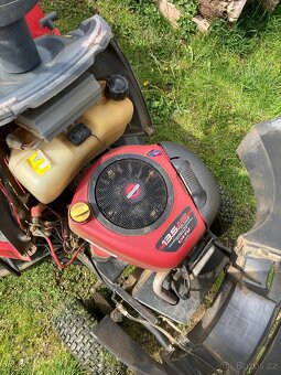 Zahradní traktor CastelGarden XJ140 - 2