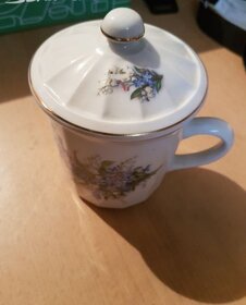 Čínské porcelánové hrnečky . Sbirka, jiz nevyuzite. Moznost - 2