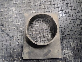 Prodám koncovku betonového žlabu s odtokem v250x š200mm - 2