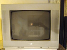 barevná retro TV - 2