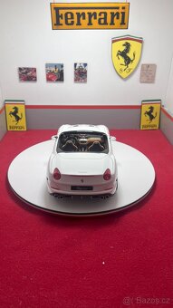 Ferrari California T 1:18 Bburago Signature - 2