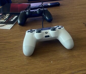 Playstation 4 pro 1 TB - 2