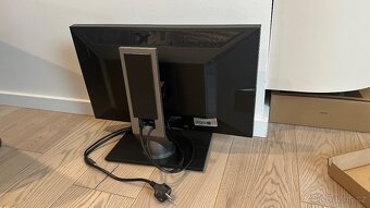Monitor DELL - 2