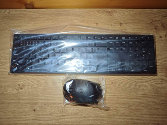 Dell KM5221W - CZ, černá - set bezdrátová klávesnice a myš - 2