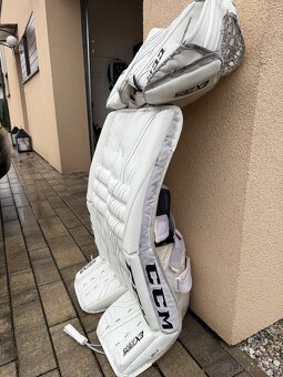 Prodám profi brankářský set CCM Extreme Flex 4 - 2