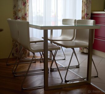 Jídelní stůl 75x150 cm a židle (4x) - 2