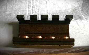 STAROŽITNÝ STOJÁNEK NA DÝMKY - 2