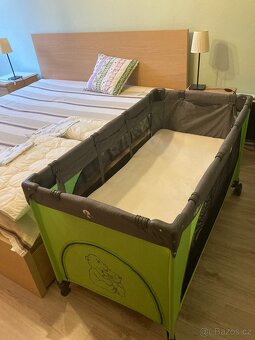 Skládací postýlka s vybavením - 2