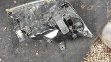 Ford Focus II levé přední světlo - 2