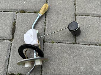 Lada Niva, plovák nádrže, nové. - 2