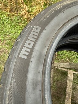 Zimní pneu 215/60/R17 Momo - 2