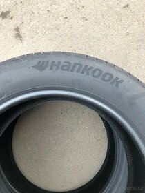 Pneu 235/55 R19 - 2