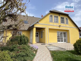 Prodej hezkého rodinného domu 5+1, se slunnou zahradou ve St - 2