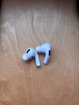 Apple AirPods Pro 1. generace – bez nabíjecího pouzdra - 2