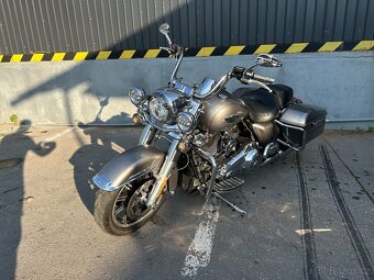 Harley Davidson ROADKING - 435.000 Kč - 2