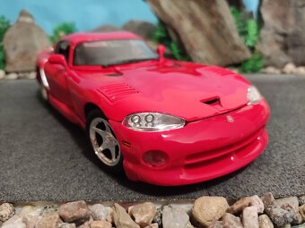 Prodám model 1:18 Dodge Viper GTS - 2