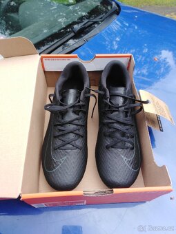 Prodám kopačky, vel. EUR 41, č. 7. Zn. NIKE - 2