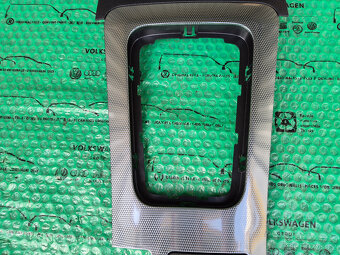 Nová originál část (kryt) středového panelu Peugeot 407 - 2
